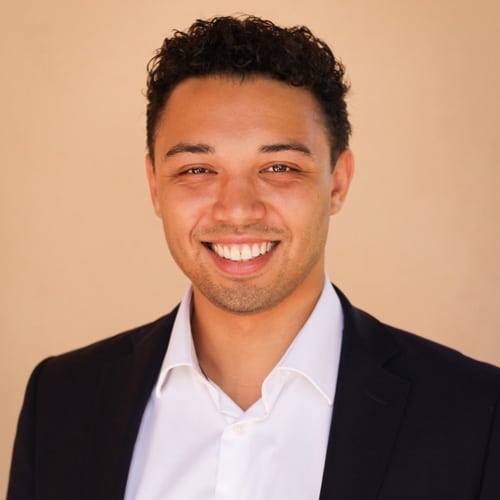 stauffer_tony_vocal-pianosquare